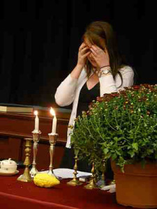 Shabbat candle lighting prayer ceremony